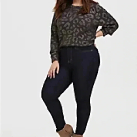 TORRID Wine & GOLD FOIL LEOPARD RIB Pull over Sweater Sz 2 2XL 16-18 US - Picture 2 of 10